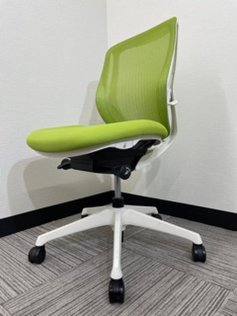 【中古】シルフィー（メッシュ）   オカムラ（okamura） 肘無ローバックチェア