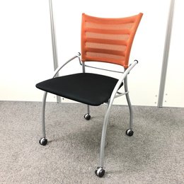 【6脚入荷】綺麗なオレンジ！一流メーカーなのにこの価格！重ねて収納できるので省スペースを実現！