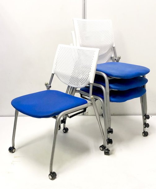 【中古】プロスタック   オカムラ（okamura） スタッキングチェア