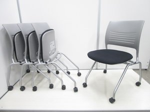 4脚セット！オカムラの人気ネスティングチェア！