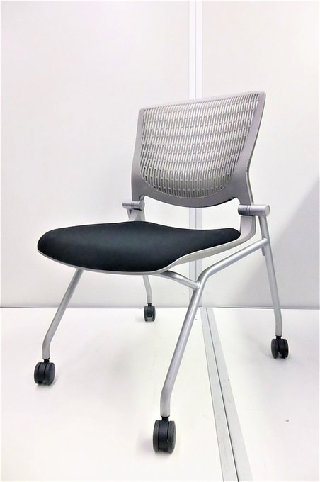 【中古】グラータ   オカムラ（okamura） ネスティングチェア