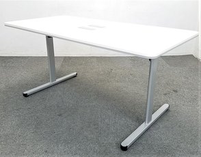 【配線が通せる！】■コクヨ製　ミーティングテーブル　Ｗ1200×D750mm　ホワイト