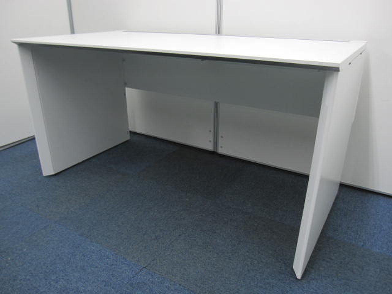 【希少なパネル脚タイプ】コクヨ製/ワークヴィスタ/ホワイト色
                        ワークヴィスタ 
                                    中古
            