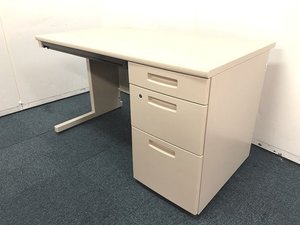 【定価約5万円！！安定のニューグレーカラー！！片袖机の入荷です！！】■コクヨ■ピクサ