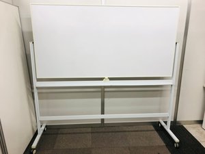 【広々とワイドに使える！】■脚付ホワイトボード（W1800mm）両面タイプ