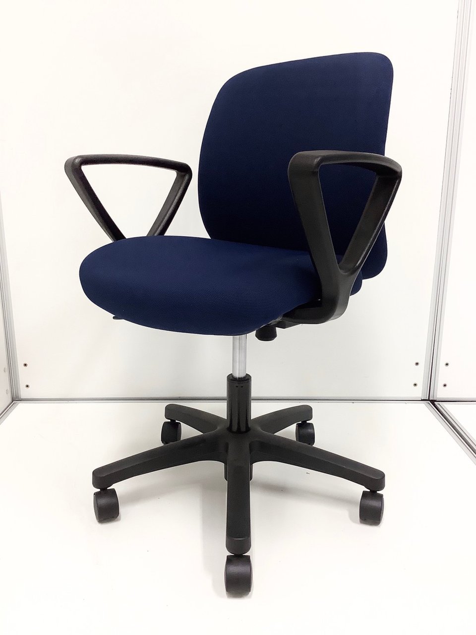 大人気／定番／コンパクト／固定肘　◆ITOKI／イトーキ　◆Bonito／ボニート ※横浜店撮影画※
                        ボニート 
                                    中古
            