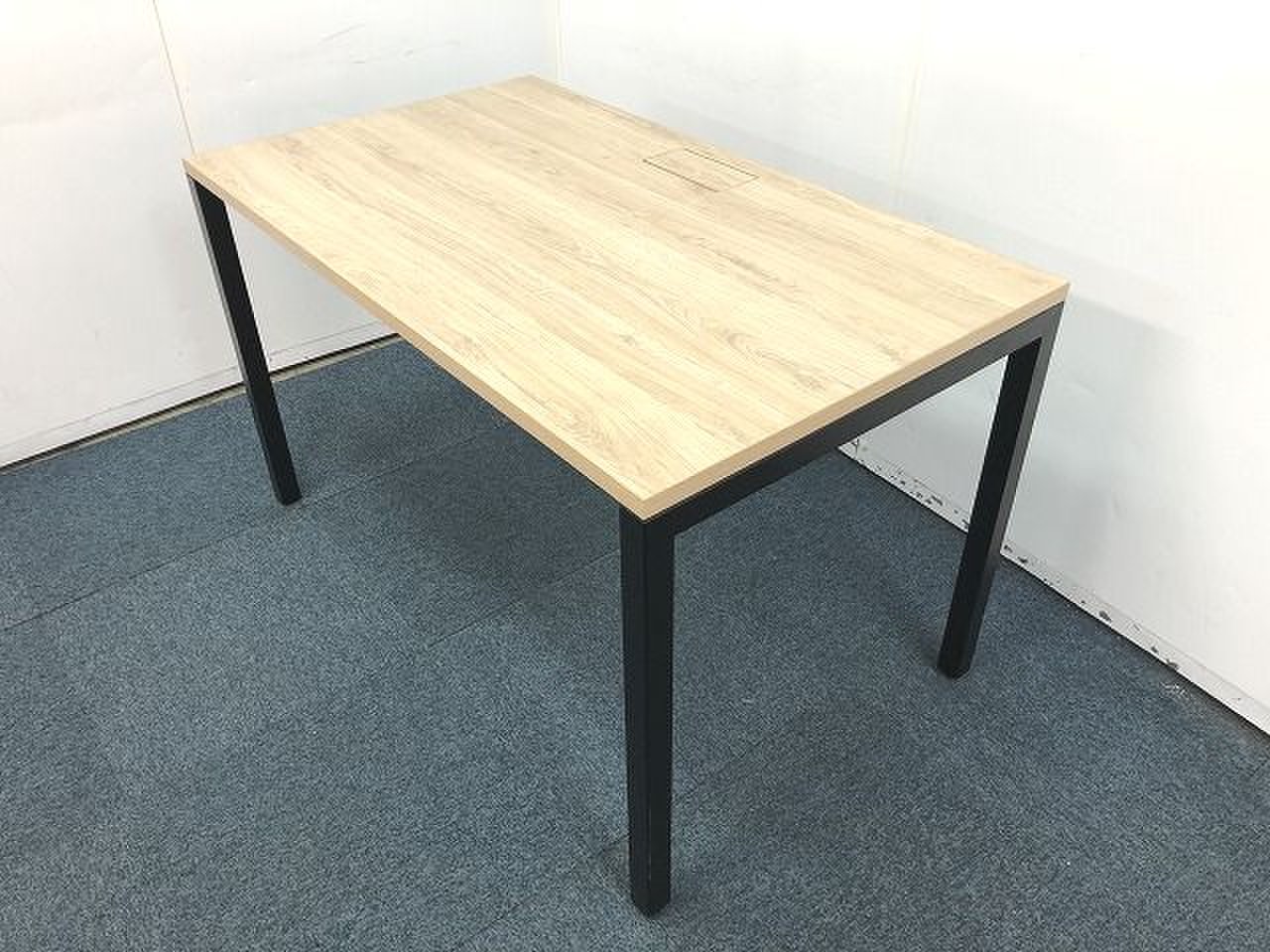 【シンプルで使いやすい！！ナチュラルカラー天板の1200ｍｍサイズのデスクの入荷です！！】
                        その他シリーズ
                                    中古
            