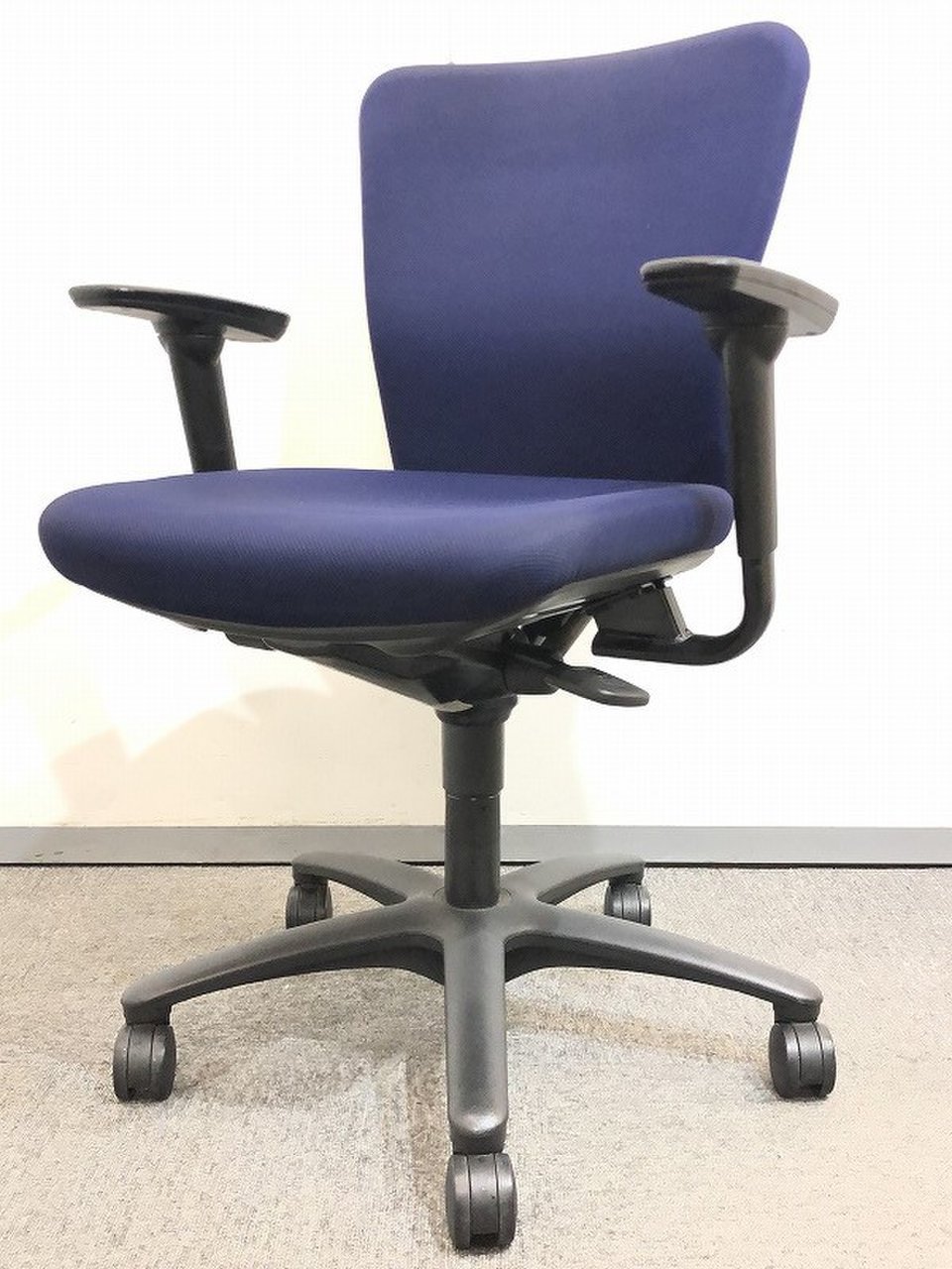 【ロット入荷！！】【機能性】と【デザイン性】でどんな場所でも重宝できます！！【関西在庫数ナンバーワン・尼崎店】
                        カロッツァ 
                                    中古
            