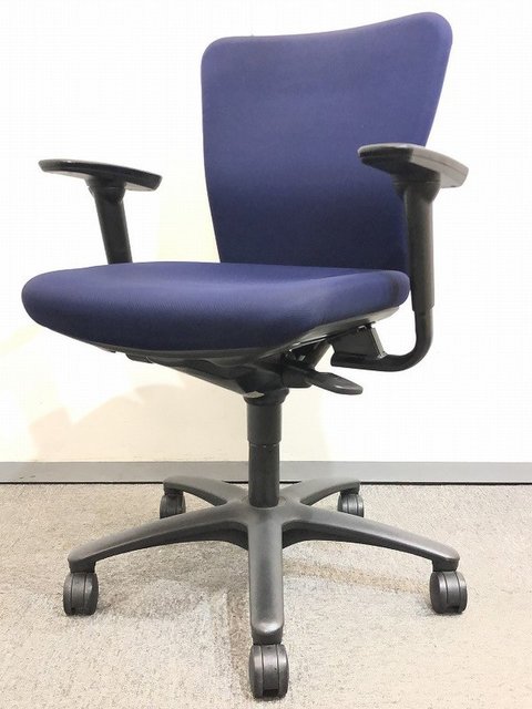 【中古】カロッツァ   オカムラ（okamura） 肘付ローバックチェア