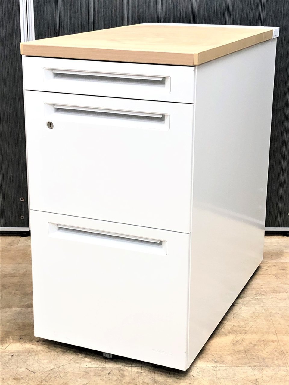 【10台入荷】オカムラ｜アドバンス｜綺麗な木目天板！収納・作業スペースの増加に！【関西在庫数ナンバーワン・尼崎店】
                        アドバンス 
                                    中古
            