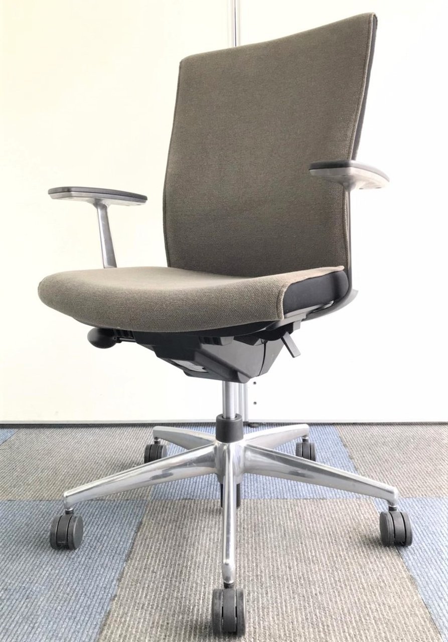 【上質な座り心地】■コクヨ製　プントチェア、中古としてはレアなハイバックチェアの入荷です！【肘付・ハイバック】
                        プント 
                                    中古
            