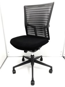 【ブラックの背面メッシュチェア】■スタイリッシュなデザイン■内田洋行/アクトディア/シックなブラック！