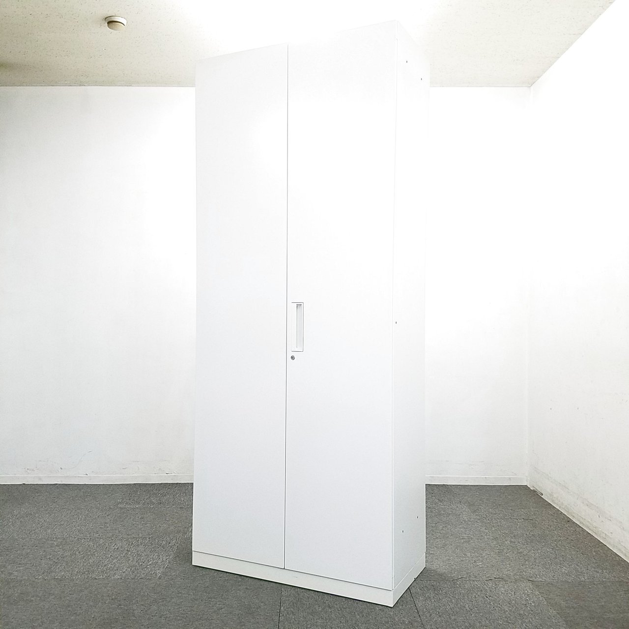 【６月新店オープン記念！！】清潔感溢れる書庫｜コクヨ　エディアシリーズ
                        エディア 
                                    中古
            