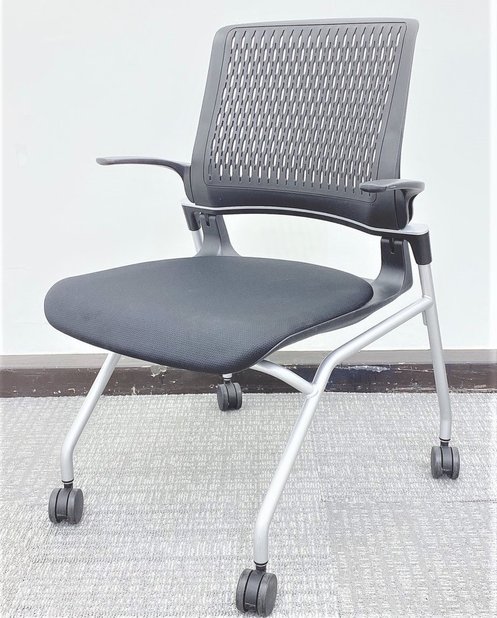 【中古】オルディナ   オカムラ（okamura） ネスティングチェア