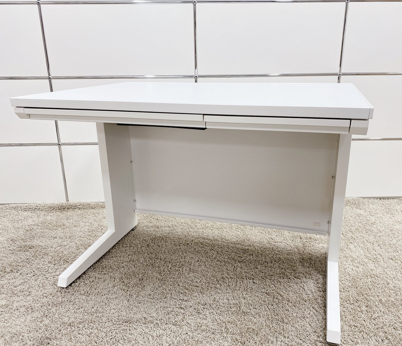 新たな門出の応援に！
大きな一歩を踏み出す方にオススメ！
アドバンスシリーズのコンパクトサイズ平机がまとまった数で入荷です！【今この台数揃うのは立川店・八王子店だけ！】
                        アドバンス 
                                    中古
            