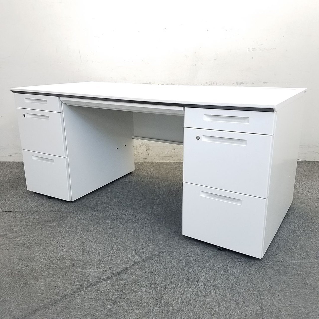 【ホワイト】【両袖机】【上長席】【コクヨ製】【人気色】【ISシリーズ】
                        iS
                                    中古
            