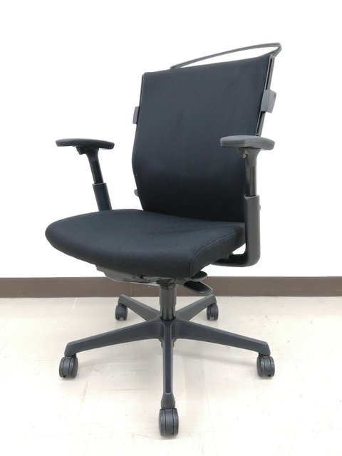 【中古】エスクード（クッション）   オカムラ（okamura） 肘付ローバックチェア