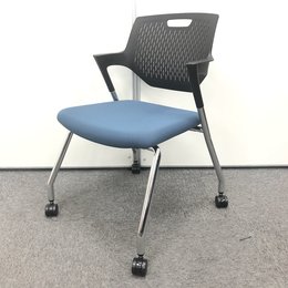 オカムラ製　パートシリーズ　スタッキンフチェア入荷！！