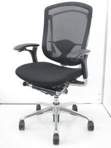 【世界に認められたチェア！】
オカムラが生んだ傑作！
コンテッサ/ポリッシュ