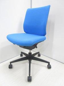 【法人様におすすめなローコストチェア！】
後継モデルが発売される人気シリーズです！