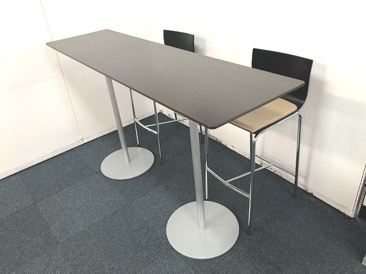 【定価約20万円！！オシャレ！！ハイテーブルとハイチェアのセット商品！！】自宅をもっとオシャレにより快適に！！■内田洋行■MRR
                        その他シリーズ
                                    中古
            