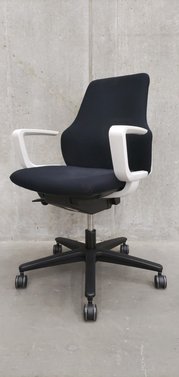 【倉庫在庫品】充実の機能を兼ね備えたコクヨ製のOAチェア、大量入荷しました（約1000脚!!）　