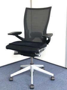 【可動肘】ランバーサポートの強弱を調整を可能｜高級チェア｜おしゃれ背メッシュ｜ソリッドなデザインが得意なヘイワース製