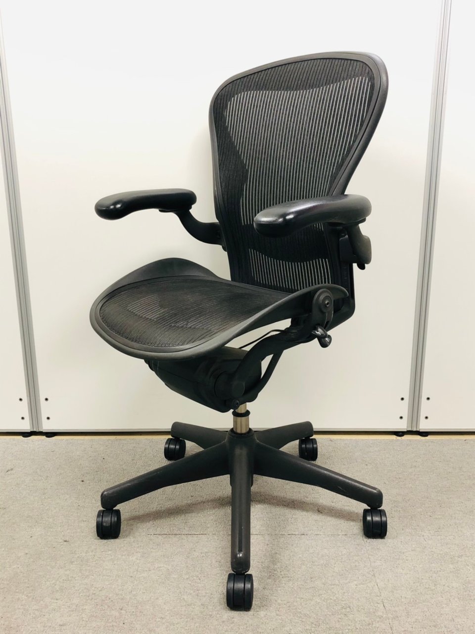 【フル装備】アーロンチェア/Bタイプ/ランバーサポート付き【HermanMiller　AeronChairハーマンミラー】
                        アーロンチェア（ランバー
                                    中古
            