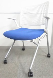 【ふっくら快適クッション！】■Blume(ブルーメ)　ネスティングチェア　肘付　マリンブルー　ホワイトシェル