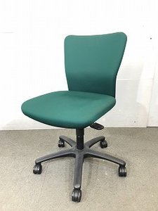 オカムラ製 / 人気商品 / 硬めのクッションが特徴 / 落ち着いた色味のモスグリーン色