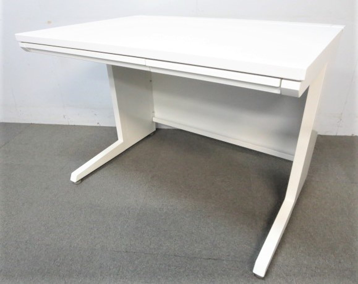 【いま人気のデザイン！】■オカムラ製　アドバンスシリーズ　■平デスク　W1000mm　ホワイト
                        アドバンス 
                                    中古
            