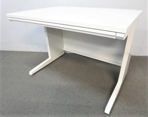【いま人気のデザイン！】■オカムラ製　アドバンスシリーズ　■平デスク　W1000mm　ホワイト