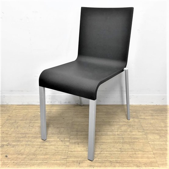 【中古】ゼロスリー   vitra（ヴィトラ） スタッキングチェア