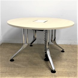 【7台入荷】2018年製ワークテーブル　配線あり　ワークシーンに革新を 