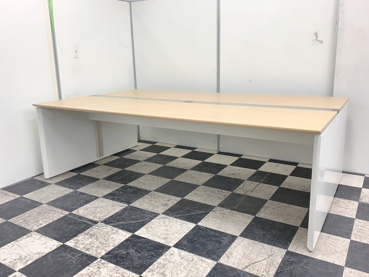 【4人用としておすすめ商品！！ナチュラルカラー！！配線カバーも使いやすく快適なフリアドの入荷です！！】【倉庫内在庫】■オカムラ■プロユニットフリーウェイ
                        プロユニットフリーウェイ 
                                    中古
            