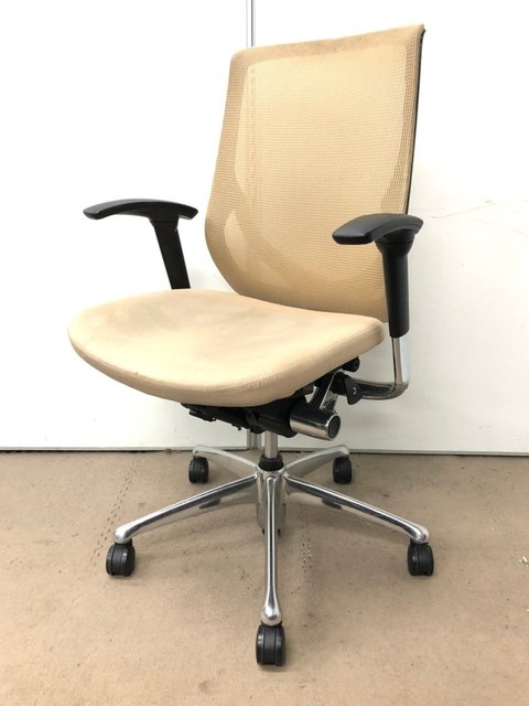 【中古】ゼファー（メッシュ）   オカムラ（okamura） 肘付ハイバックチェア