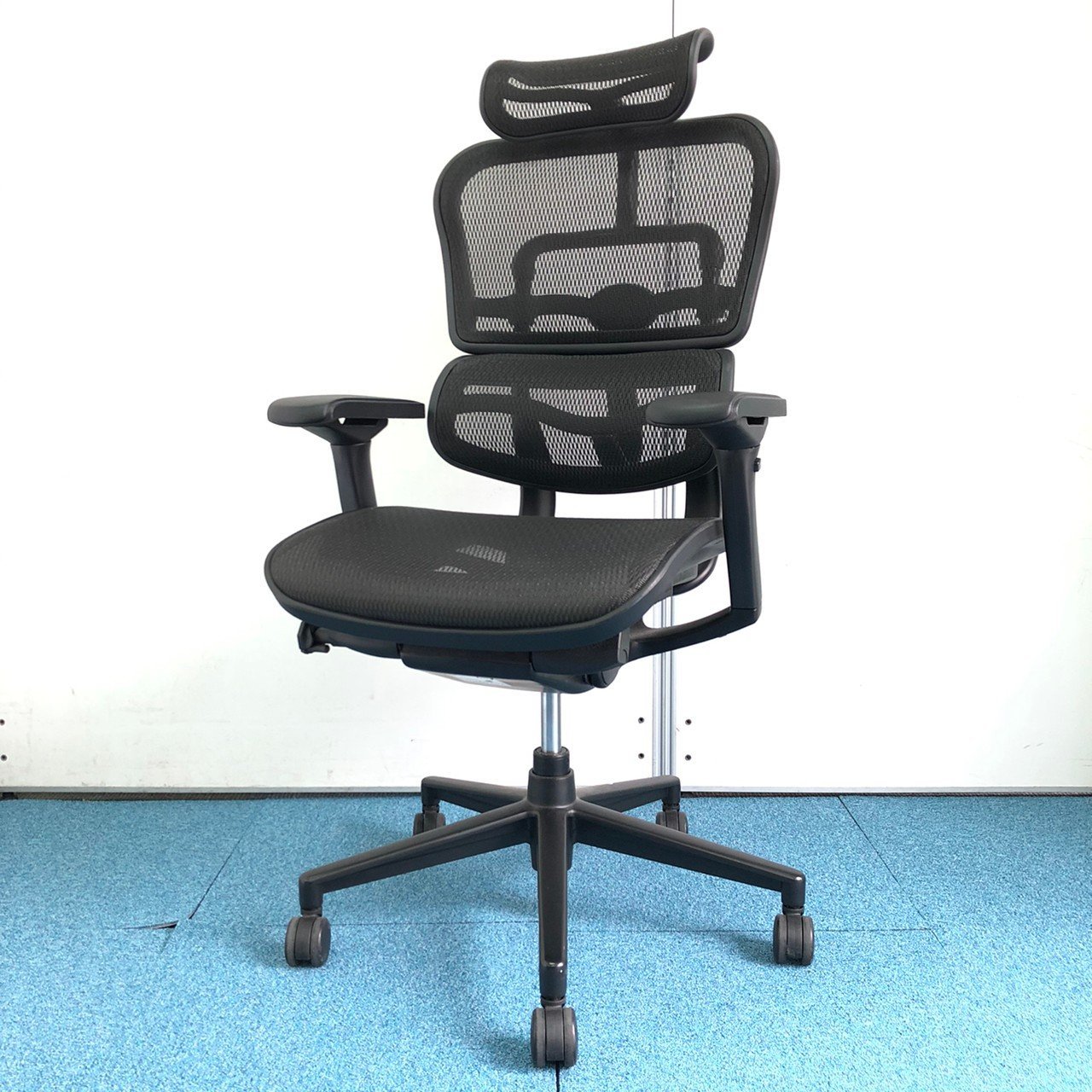 人気商品！！ブラックカラー！！【定価約9万円！！2018年製！！ヘッドレスト付き！！在宅ワークにおすすめです！！】エルゴヒューマン
                        ベーシック 
                                    中古
            