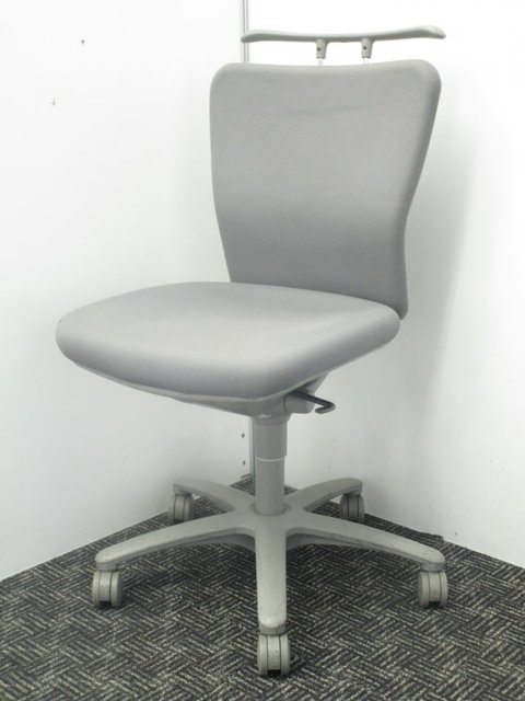 【中古】カロッツァ   オカムラ（okamura） 肘無ローバックチェア