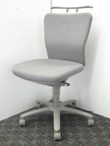 【12脚入荷！！】オフィスの定番チェア！！ゆったりとすわりたいかた必見です！