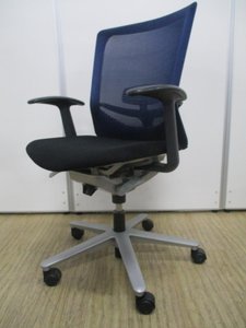 弾力性と美しさを実現したシームレスメッシュチェア！