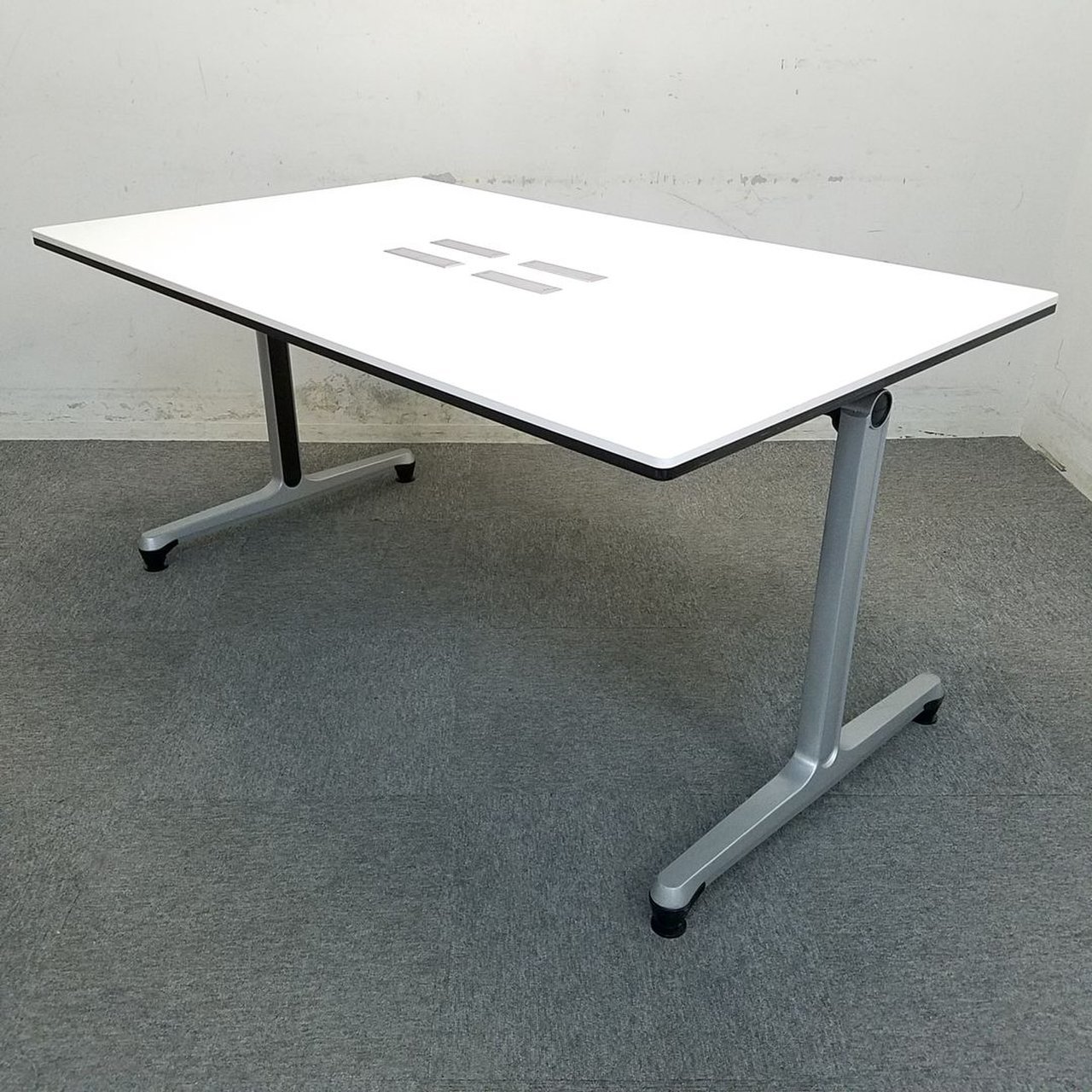 【1台限定入荷】高品質で高機能なテーブル入荷！中古　テーブル　オフィス　オカムラ　インターアクトMT
                        インターアクト MT 
                                    中古
            