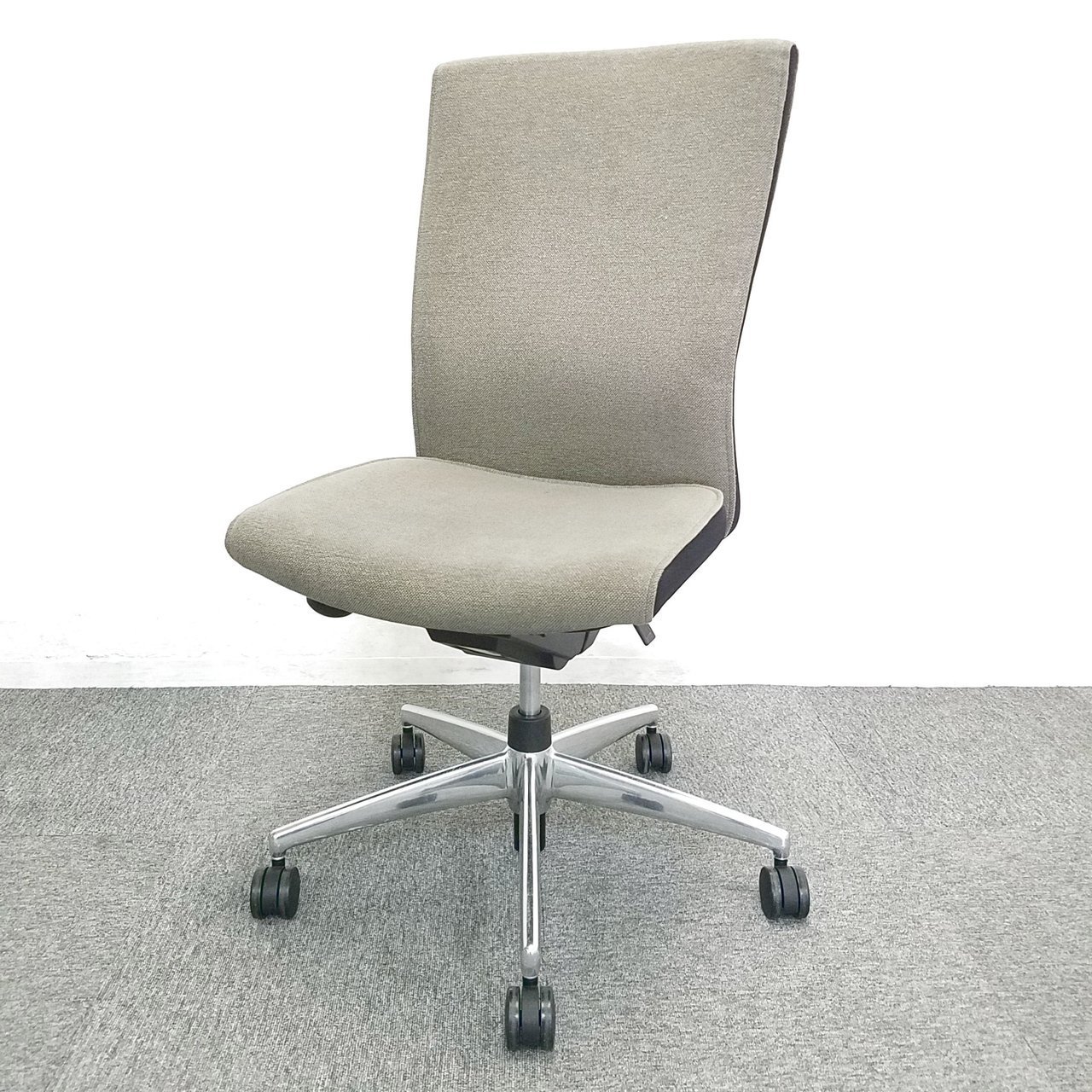 【12脚限定！！】コクヨ｜プント｜グレーカラー｜肘無ハイバックチェア！！【在庫入替商品】【関西在庫数ナンバーワン・尼崎店】
                        プント 
                                    中古
            