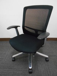 【ランバーサポート部分が割れているため特別価格！】使用上特に問題は御座いません！