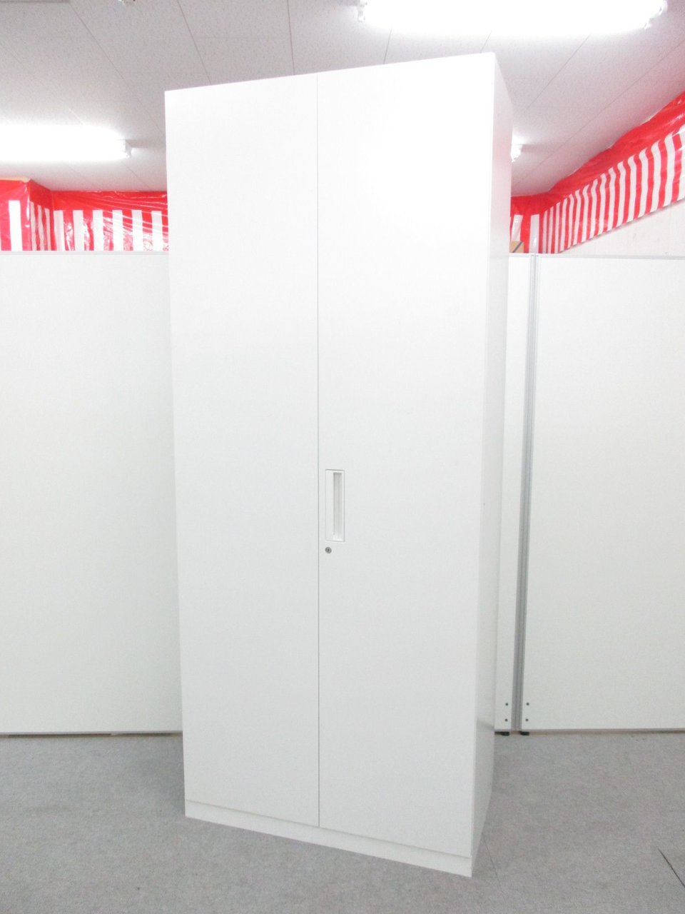 【ハイキャビネット！】コクヨ製！！全体が見えるのでカタログ等が見やすい！
                        エディア 
                                    中古
            