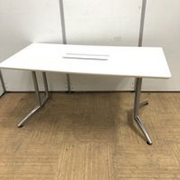 【アルミダイキャストの高級感溢れる脚】優雅さとクリエイティビティを演出するスタイリッシュテーブル