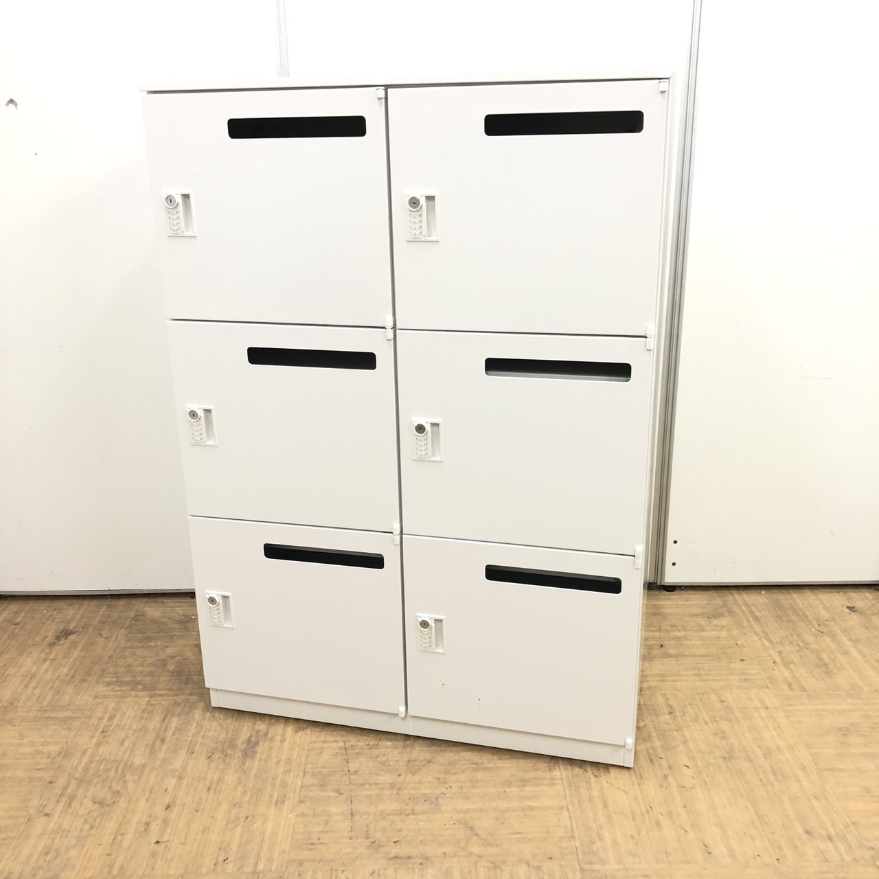 【5台入荷】先進のモバイル収納　パーソナルロッカー　ダイヤル錠タイプ
                        HSパーソナル 
                                    中古
            