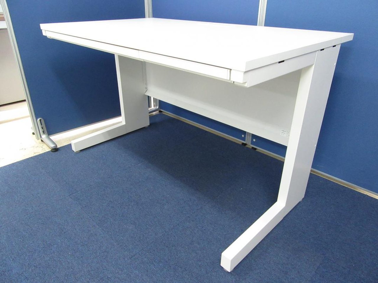 内田洋行(UCHIDA) 平机 スカエナ 横幅1200mm■人気のホワイトデスクが入荷!!横幅120cmをお探しなら此方がおすすめです!!
                        スカエナ デスク 
                                    中古
            