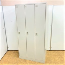 【6台ロット入荷】定番ながら人気の高い3人用スチールロッカー！！　シリンダー錠