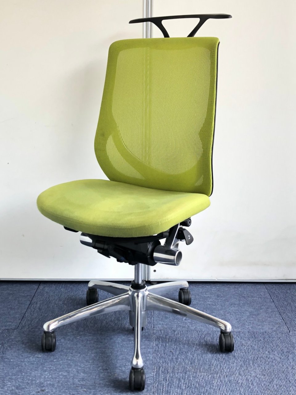 【訳あり】座面の使用感がかなり強くざらざらしております。また黒ずみが見受けられる箇所がございます。
                        ゼファー（メッシュ） 
                                    中古
            