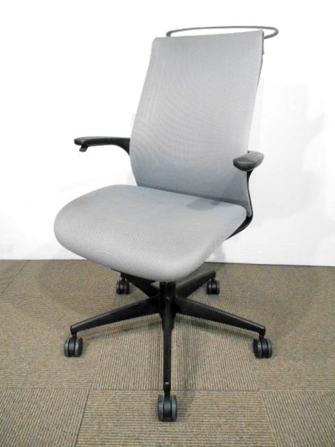 【中古】エムフォー（樹脂脚）   コクヨ（KOKUYO） 肘付ハイバックチェア